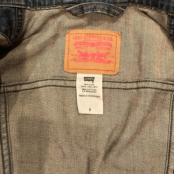 Levi’s cropped denim jacket let - Picture 3 of 6